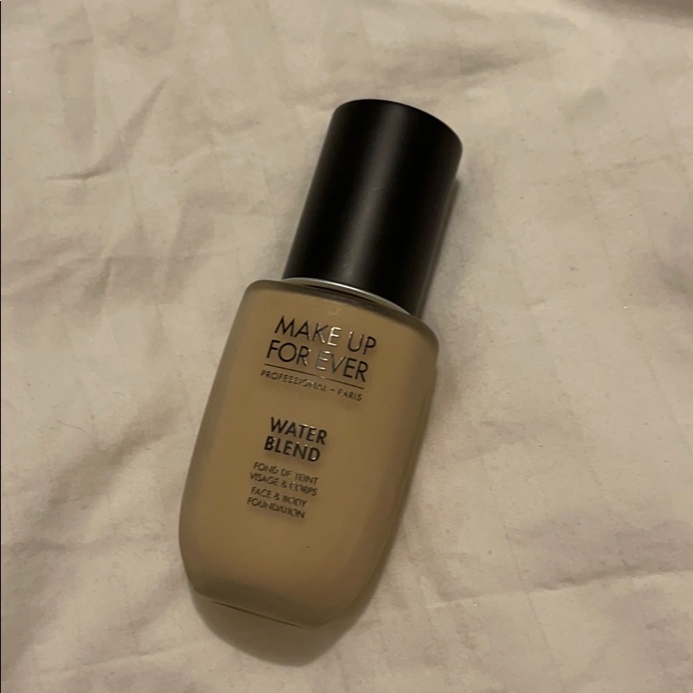 Makeup Forever Water Blend Foundation